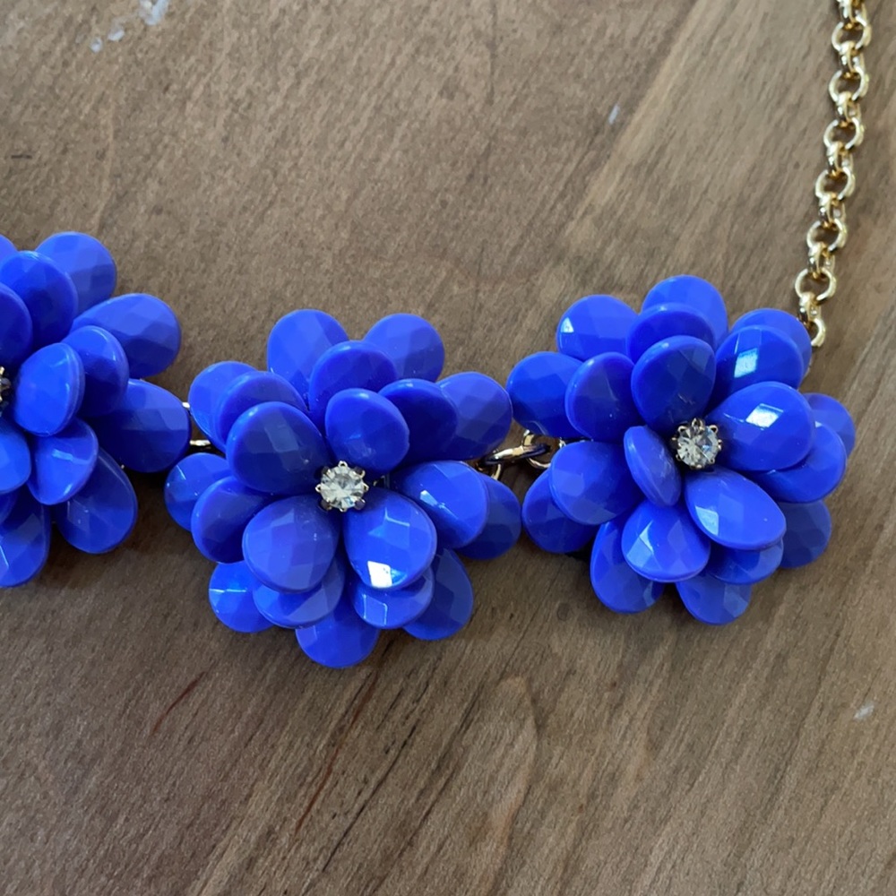 FLOWER necklace - Picture 2 of 6